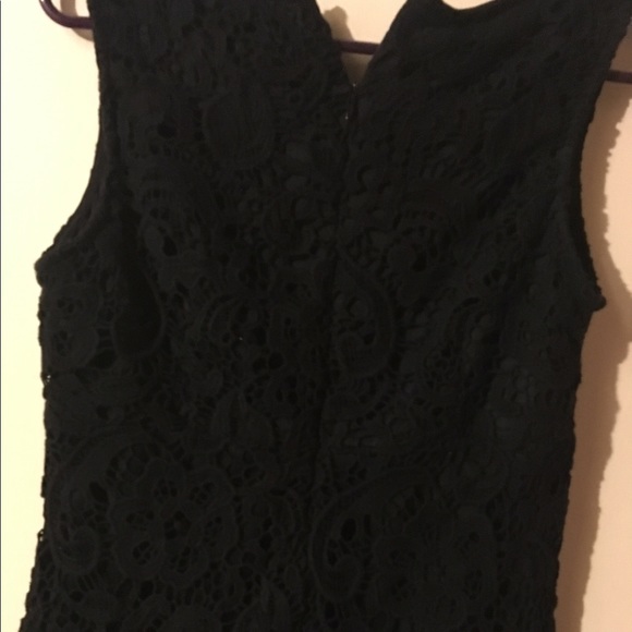 Sleeveless top - Picture 2 of 2